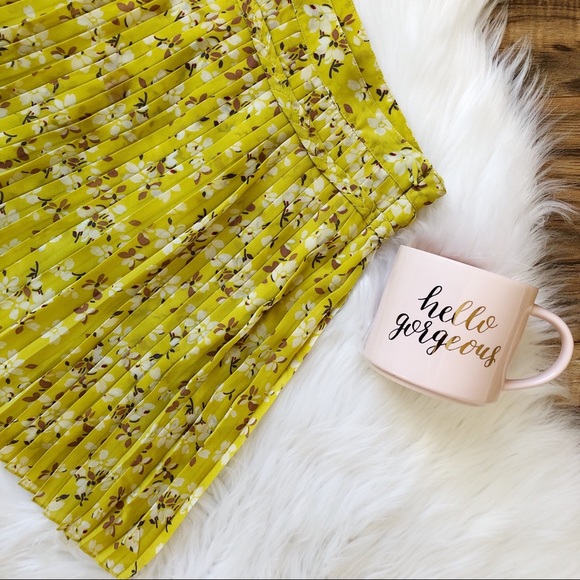 American Eagle Outfitters Dresses & Skirts - American Eagle Outfitters Floral Mini Skirt